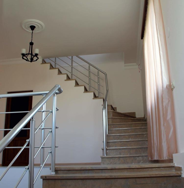 Family & Friends Guest House Dilican Dış mekan fotoğraf