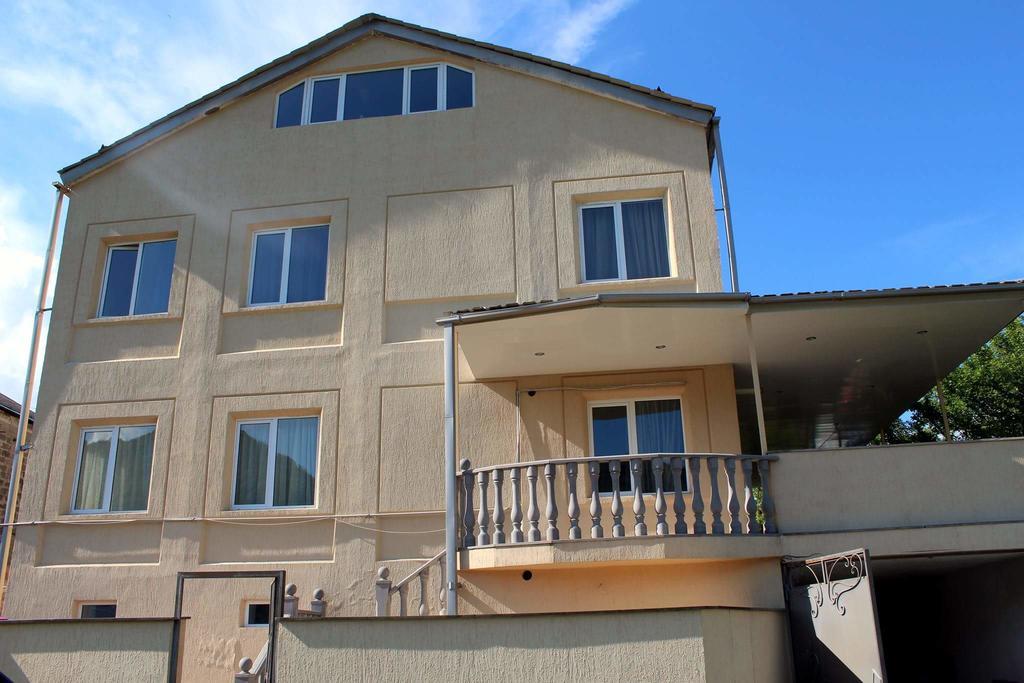 Family & Friends Guest House Dilican Dış mekan fotoğraf